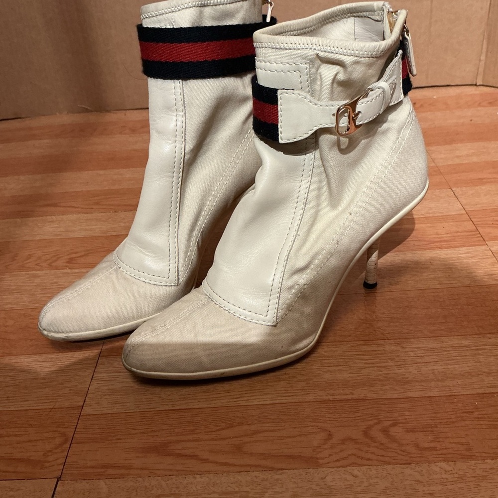 Older/vintage Gucci ankle boot heels with the classic red/navy web stripe size6